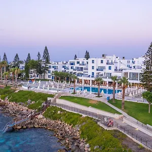 **** Resort Nausicaa Beach Cyprus
